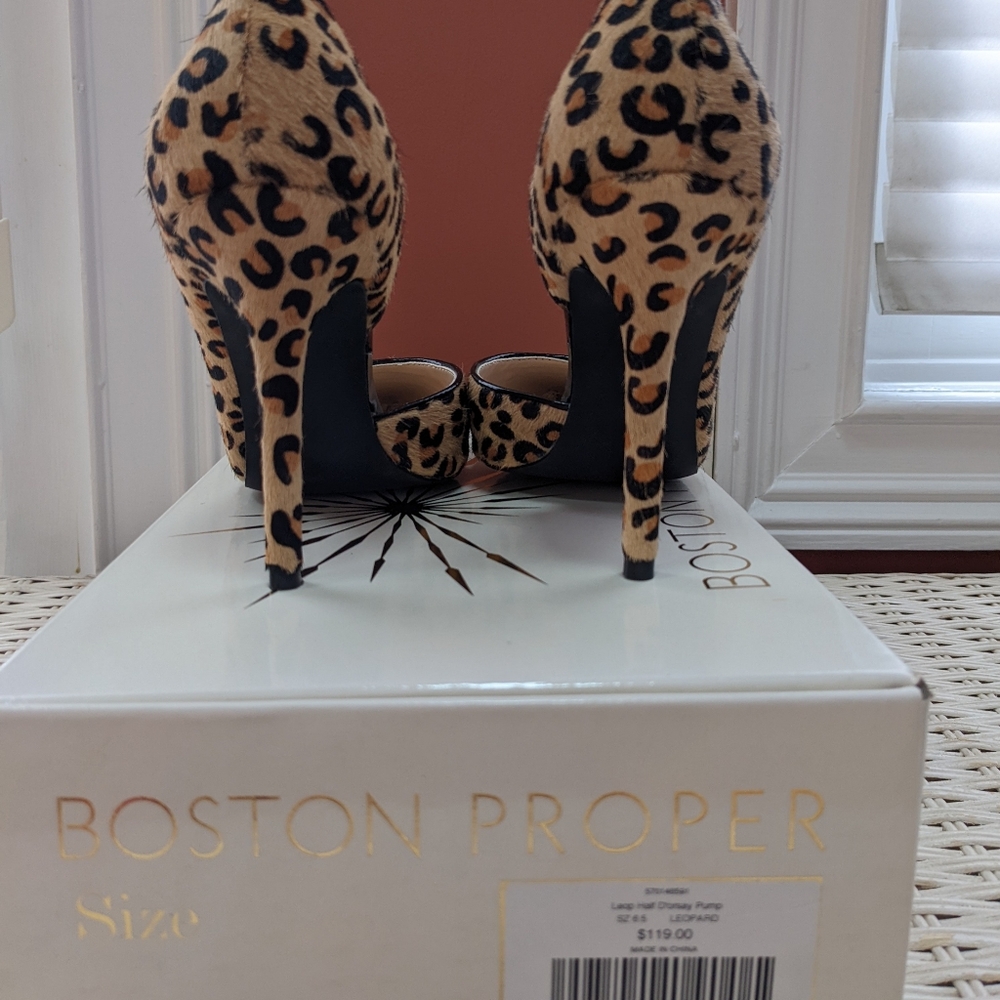 Boston Proper Leopard pumps 6.5